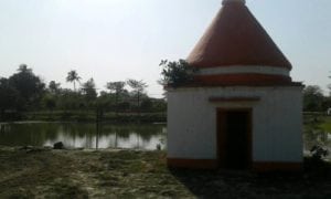महंथ मनियारी गांव में स्थित मंदिर