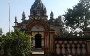 मुजफ्फरपुर के महंथ मनियारी गांव में स्थित मंदिर